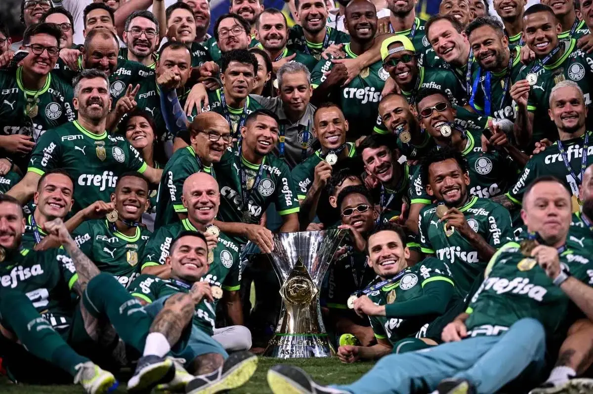 Confira quanto cada time faturou com premiação no Brasileirão