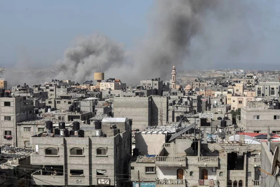 Netanyahu promete intensificar ofensivas em Gaza, território devastado