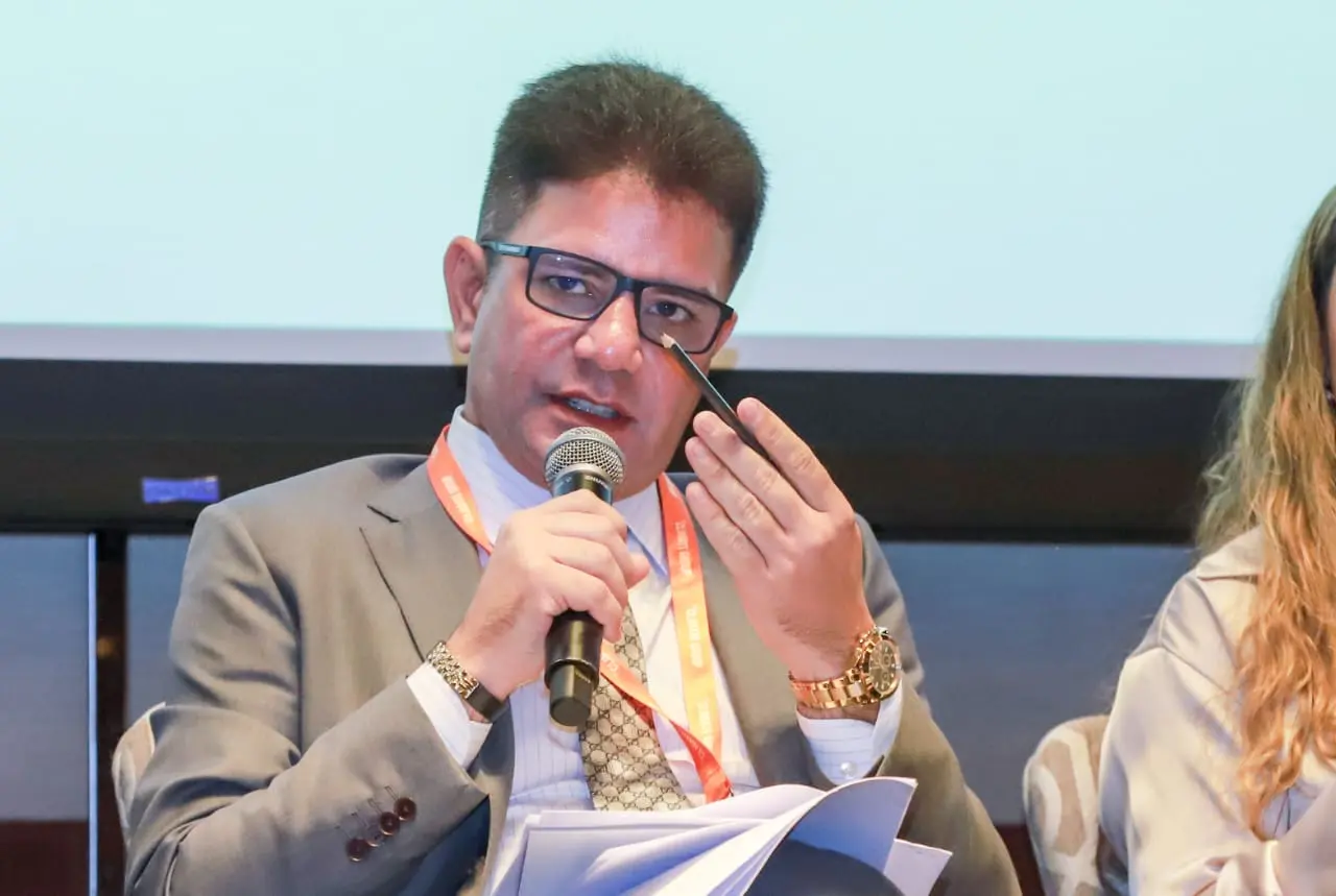 Gladson recorre ao Banco Internacional para resolver problema fundiário no Acre