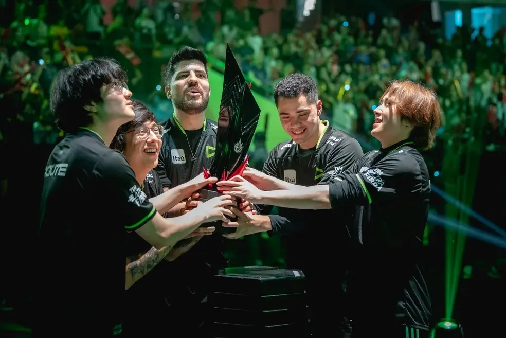 Retrospectiva: LoL teve LOUD bi e Faker no topo do mundo de novo