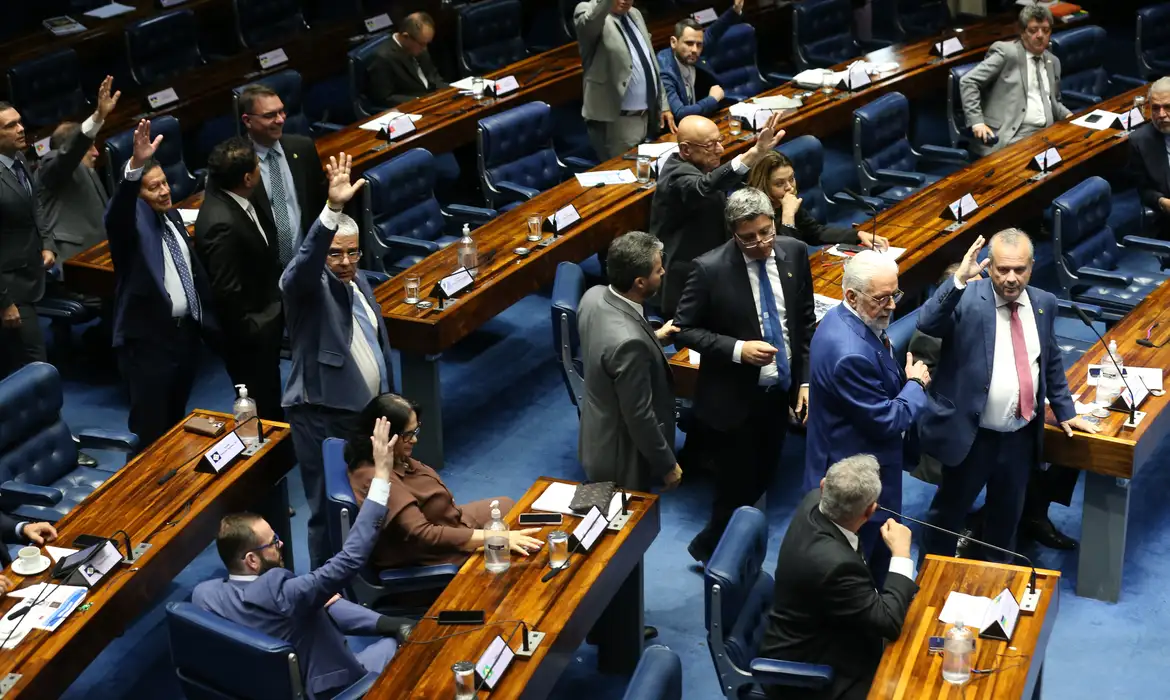 Senado aprova taxação de apostas esportivas, mas desidrata texto