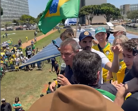 Marcio Bittar participa de protesto contra indicação de Flávio Dino ao Supremo Tribunal Federal no DF