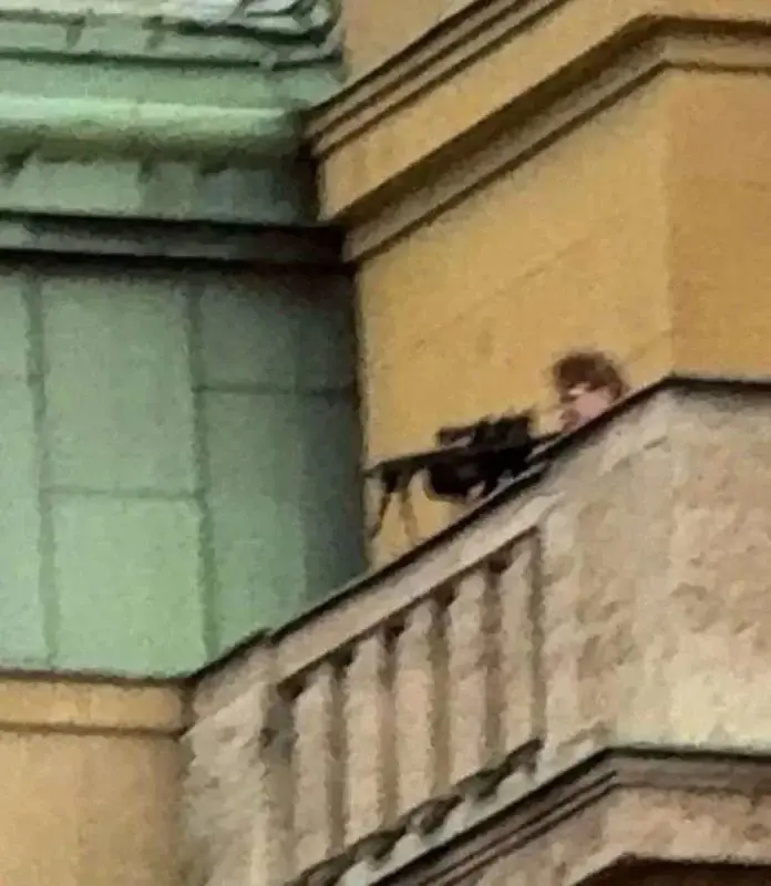 Atirador matou 15 e feriu 30 em universidade de Praga