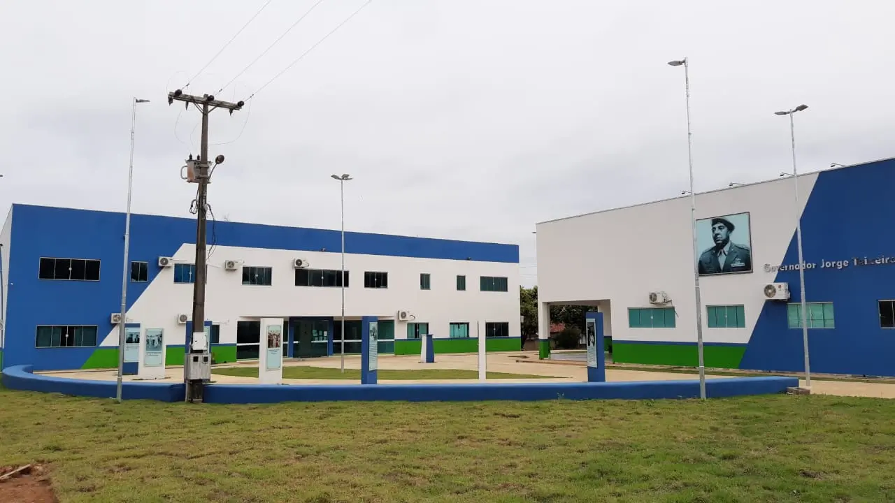 Prefeitura publica edital de processo seletivo com salários de até R$ 3 mil