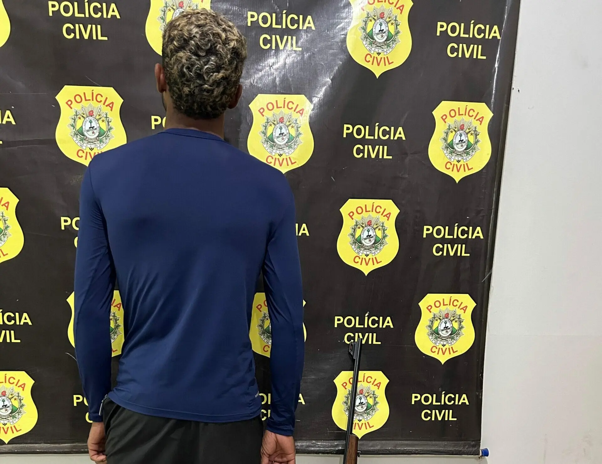 Polícia Civil prende homem que usou criança de oito anos como refém para roubar rifle em Tarauacá