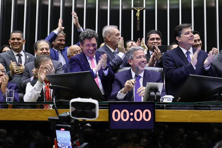 Reforma Tributária de Lula é aprovada na Câmara com apenas um voto contrário do Acre