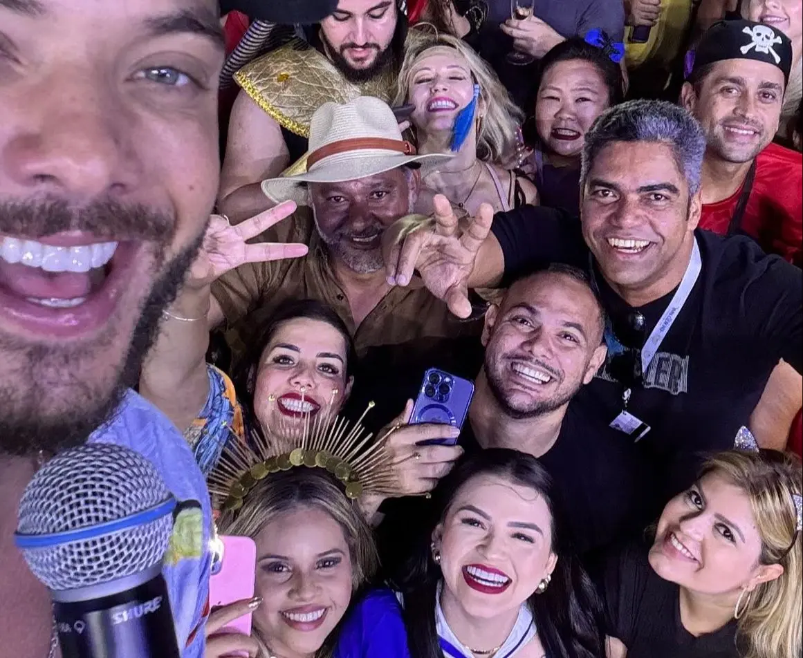 Exclusivo: acreanos agitam show de Safadão em navio e cantor registra momento; vídeo