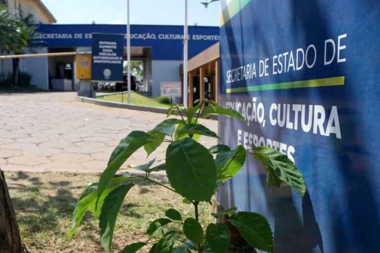 Concurso SEE: governador anuncia 3 mil vagas em novo edital; confira! Concurso SEE: governador anuncia 3 mil vagas em novo edital; confira!