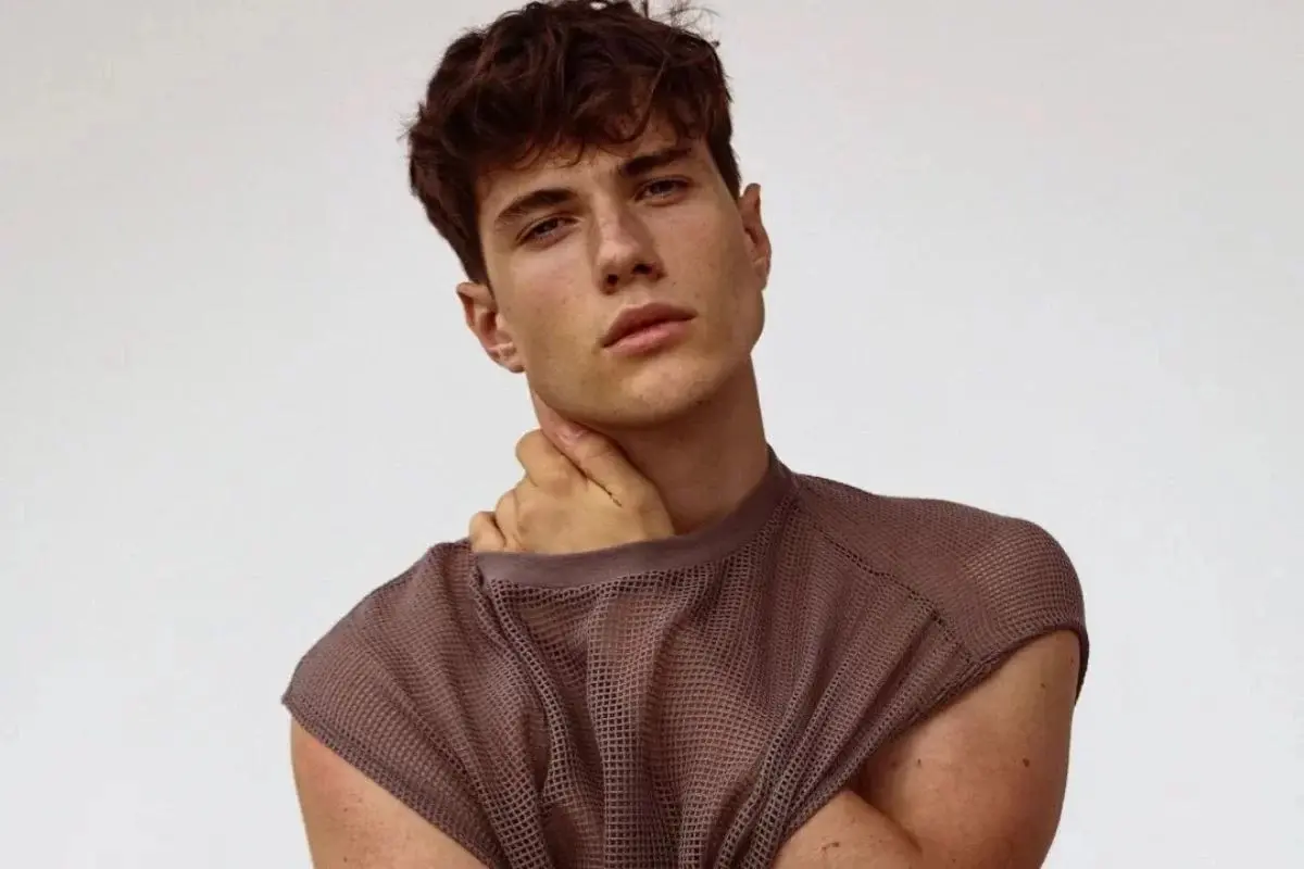 Homem “mais bonito da Itália” desiste de ser modelo para virar padre