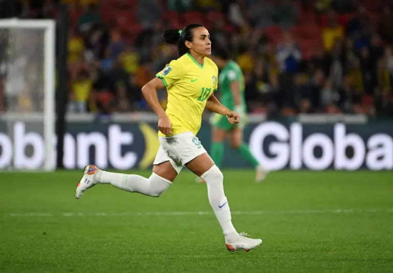 FC 24 lança cartas especiais de Marta e Neymar