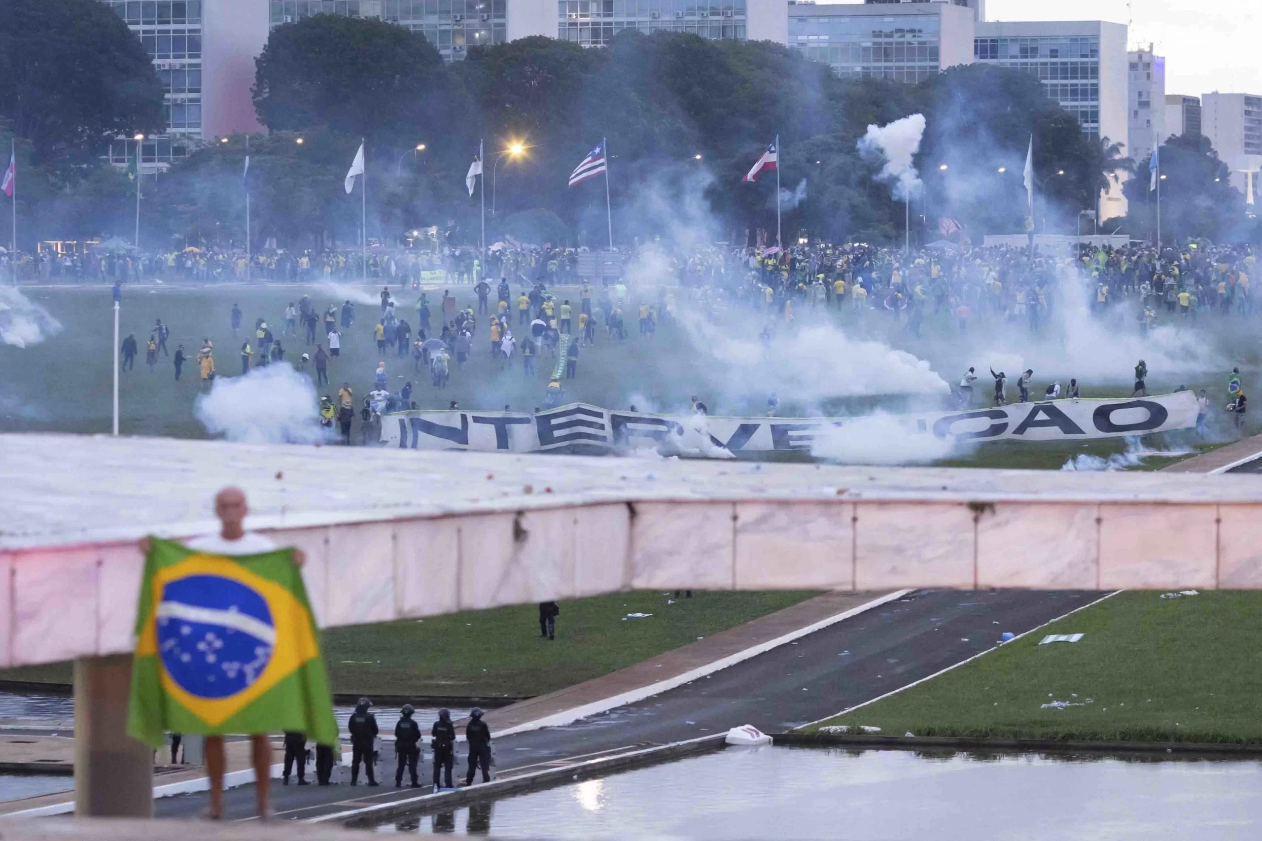Lesa Pátria: PF faz operação contra suspeitos de financiar o 8/1
