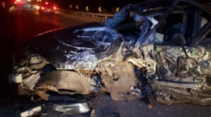 Pastor e médico morrem após carros baterem de frente