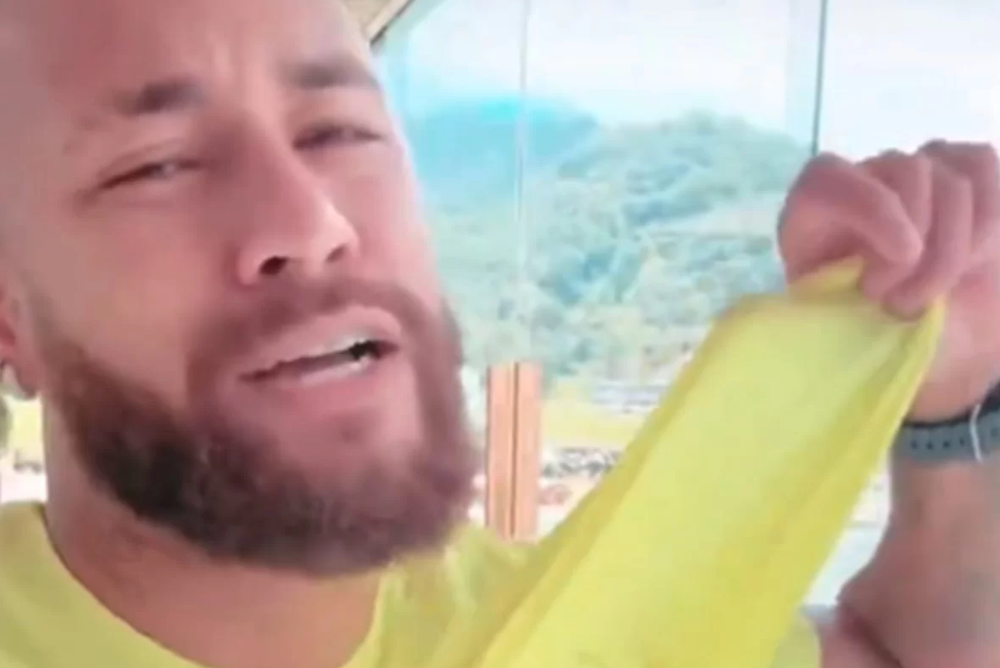 Neymar mostra forma física após treino e provoca: “Chupa, haters”