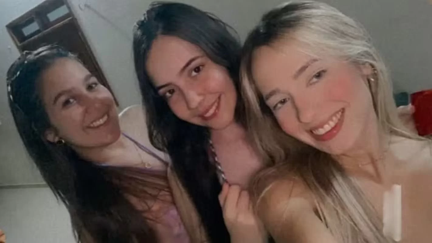 Três amigas morrem após carro capotar durante viagem