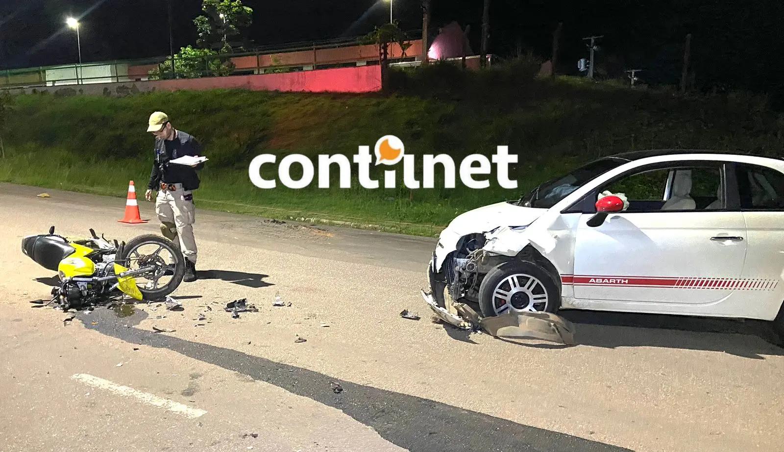 Batida entre carro e motocicleta deixa motoboy em estado grave no Xavier Maia
