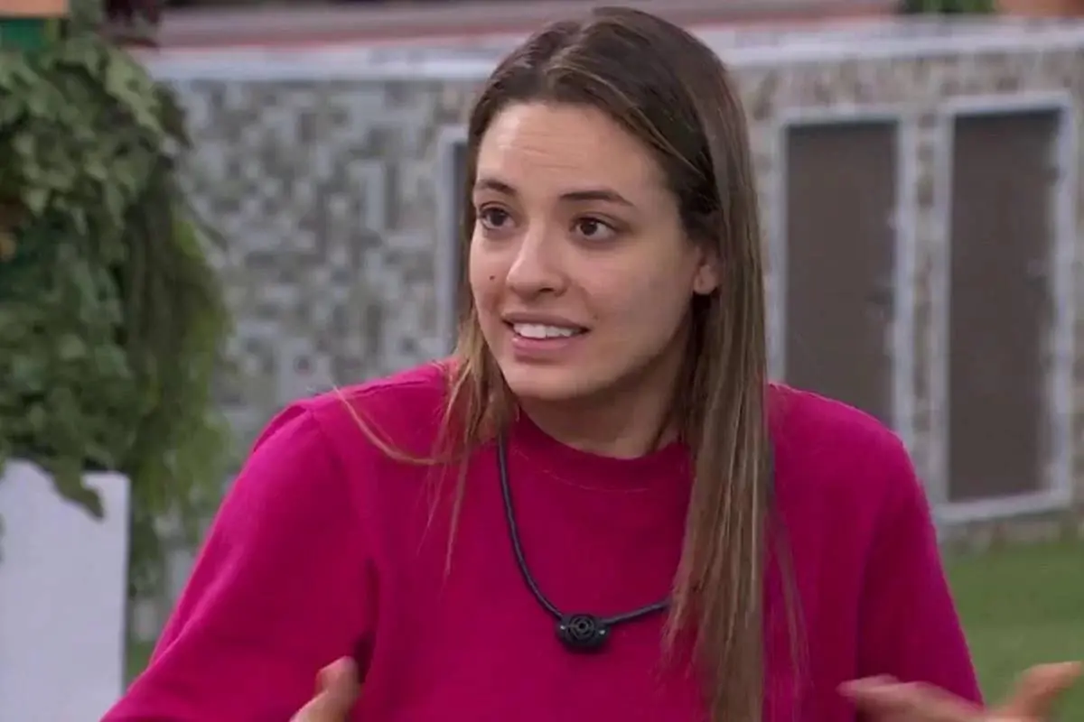 Beatriz, do BBB 24, explica motivo triste para fazer cocô de cócoras