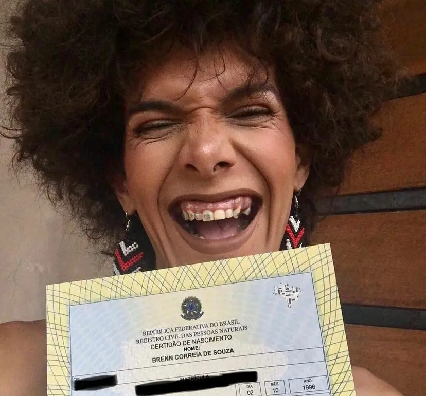 Travesti acreana comemora retificação de nome e fala sobre processo de transição