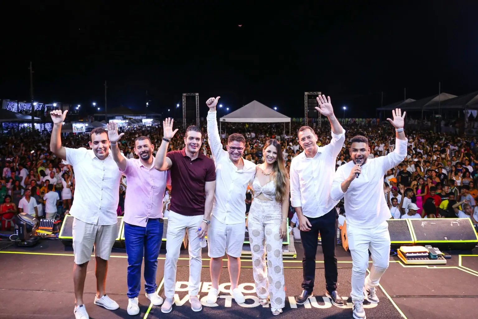 Governador Gladson Cameli celebra com o povo de Cruzeiro do Sul a chegada de 2024