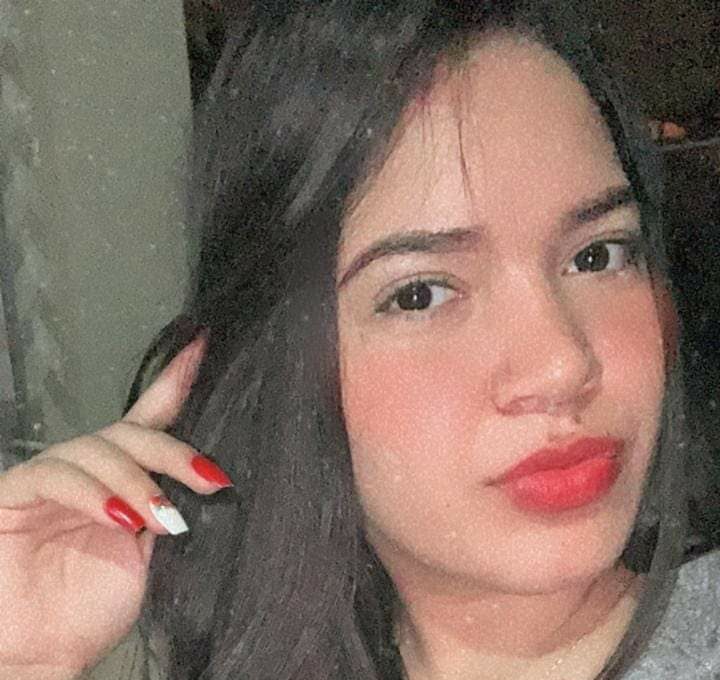 Jovem e bela, traficante Lara Fabiana rompe tornozeleira eletrônica e passa a ser fugitiva