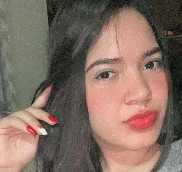 Jovem e bela, traficante Lara Fabiana rompe tornozeleira eletrônica e passa a ser fugitiva
