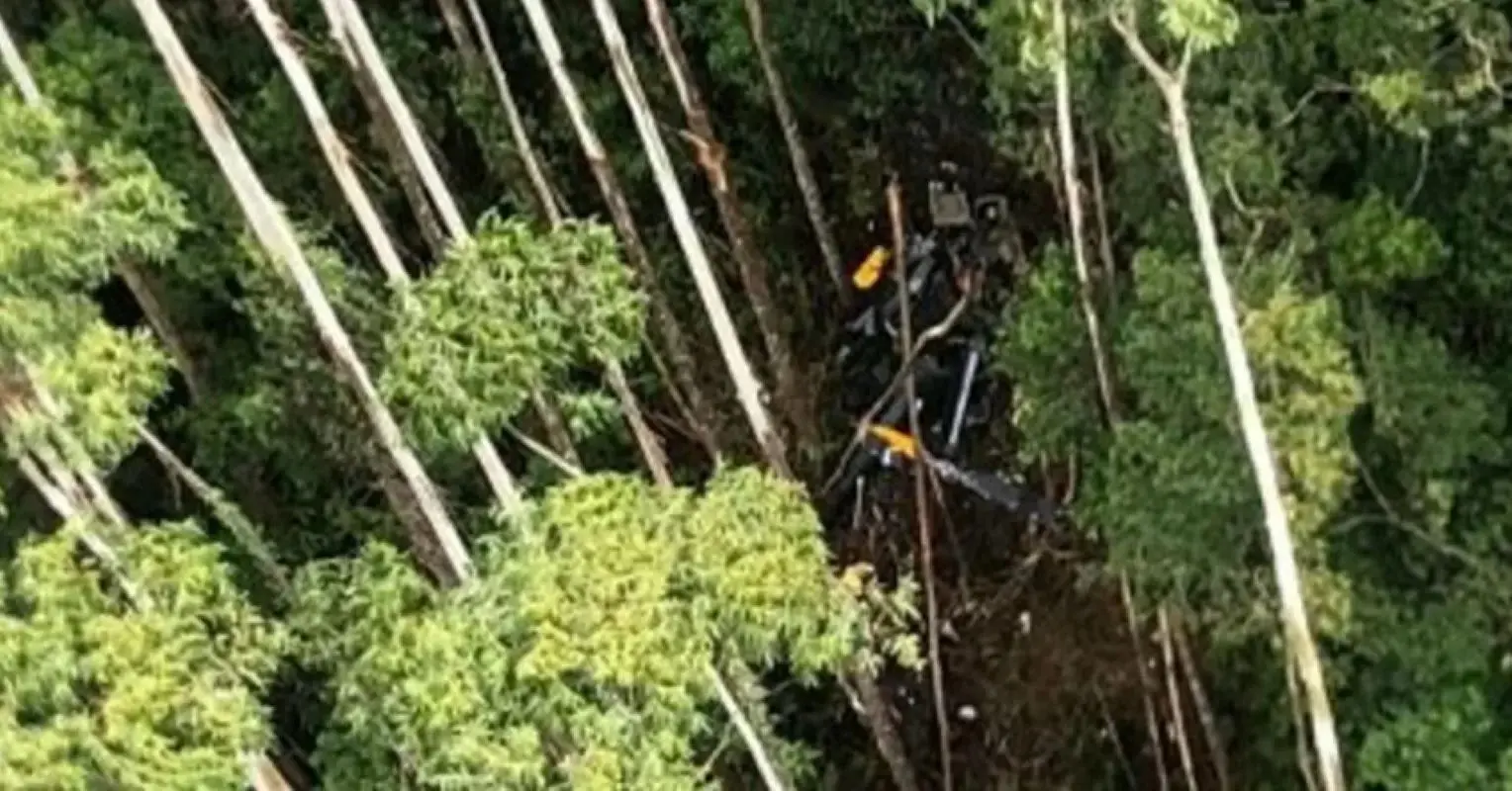 Helicóptero que sumiu com 4 a bordo é encontrado; veja detalhes