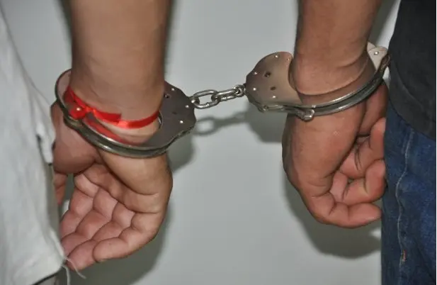Dupla é presa enquanto tentava explodir parede de agência bancária em Rio Branco