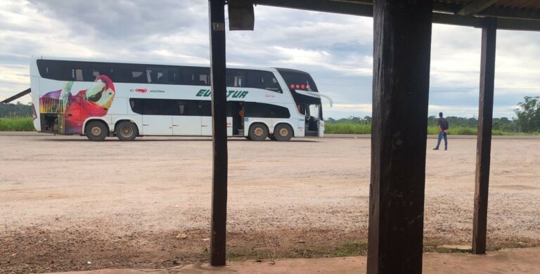 Ônibus da Eucatur quebra várias vezes na BR-364 e passageiros denunciam situação precária