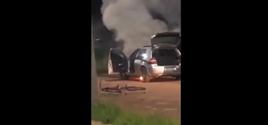 VÍDEO: bombeiros são acionados para conter incêndio em carro de cadeirante