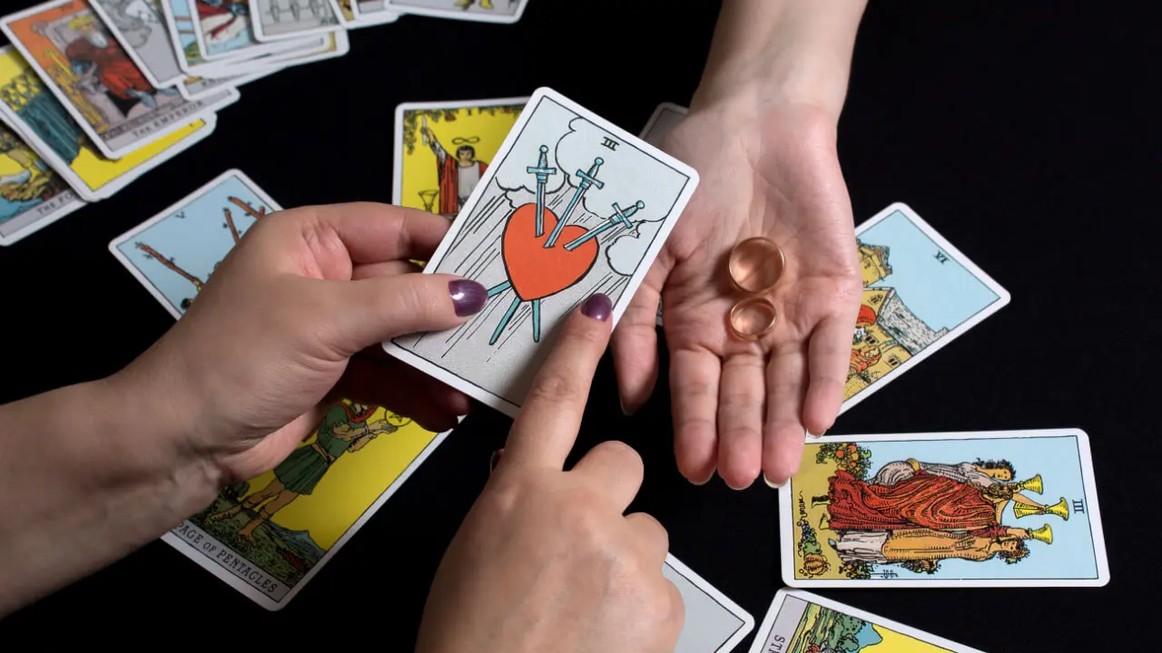 Descubra o que o tarot promete para esta temporada do BBB24