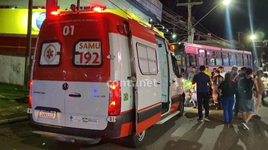 Motociclista morre após colidir com ônibus em frente ao Terminal Urbano