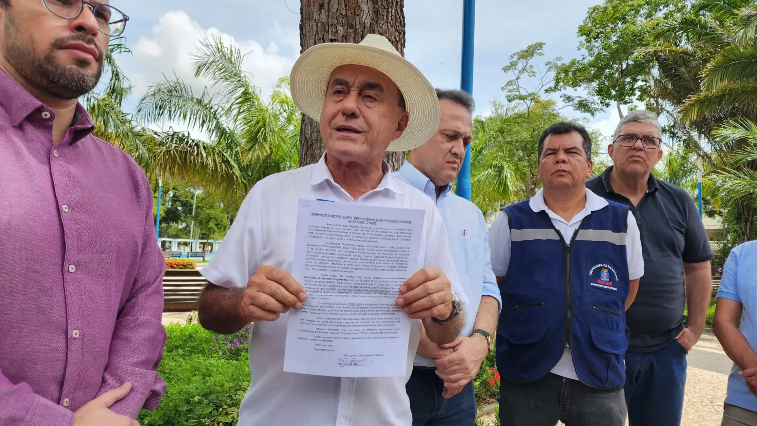 Em praça pública, Bocalom anuncia saída do Progressistas e ida para o PL de Bolsonaro