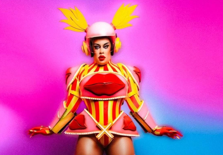 Gloria Groove lança videoclipe de canção inspirada em Xuxa Meneghel e reverencia a artista no Carnaval