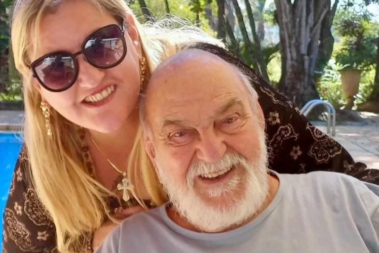 Julia Martins, filha do ator Lima Duarte, morre aos 49 anos