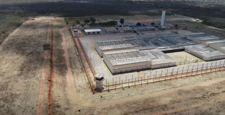 Prêmio Houdini de escapismo: acreanos desafiam muros altos e segurança baixa em fuga inédita