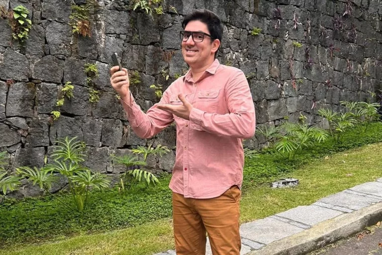 Após ser flagrado com outra, Marcelo Adnet fala sobre suposta traição