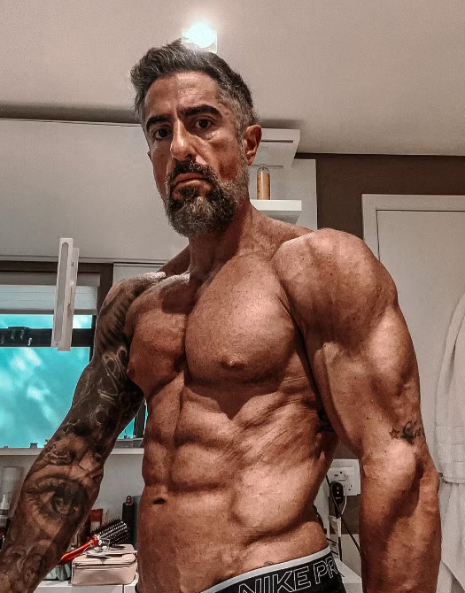 Marcos Mion mostra shape e fala de superação: ‘Sentindo muito orgulho’