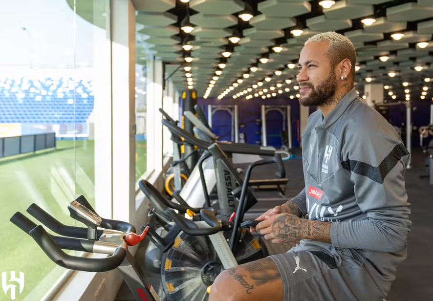Al-Hilal mostra primeiro dia de treinamento de Neymar após retornar de lesão