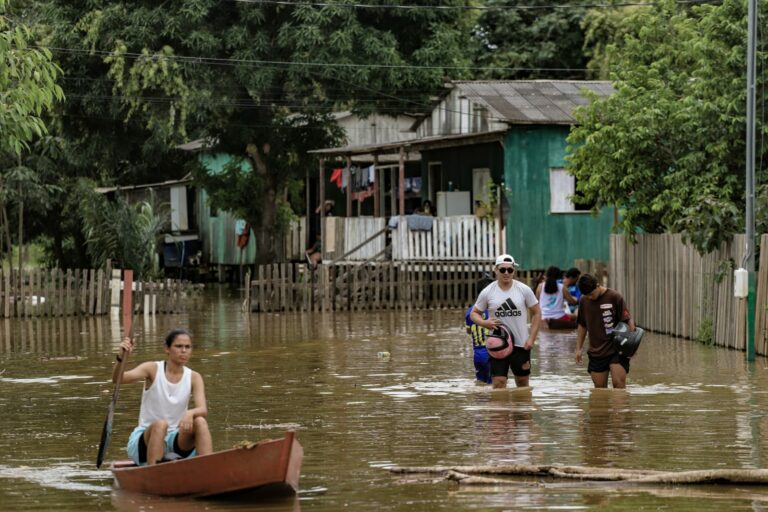 Cerca de 14 mil pessoas já foram atingidas por enchente do Rio Acre e número deve continuar subindo