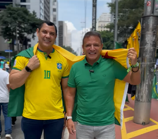 Bittar e Uysses representam o estado em manifestação bolsonarista: “A bandeira do Acre é o nosso lema”
