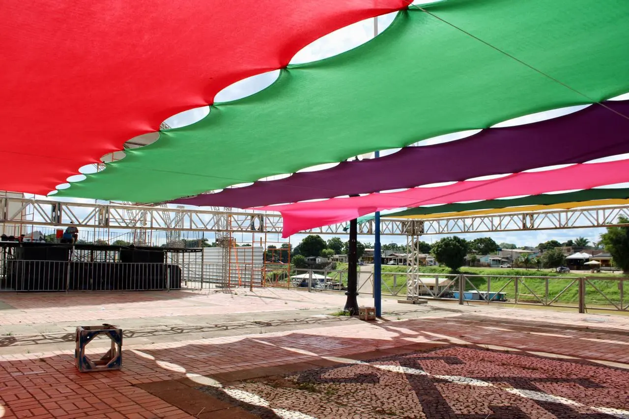 Estado inicia montagem de decoração carnavalesca na Gameleira de Rio Branco