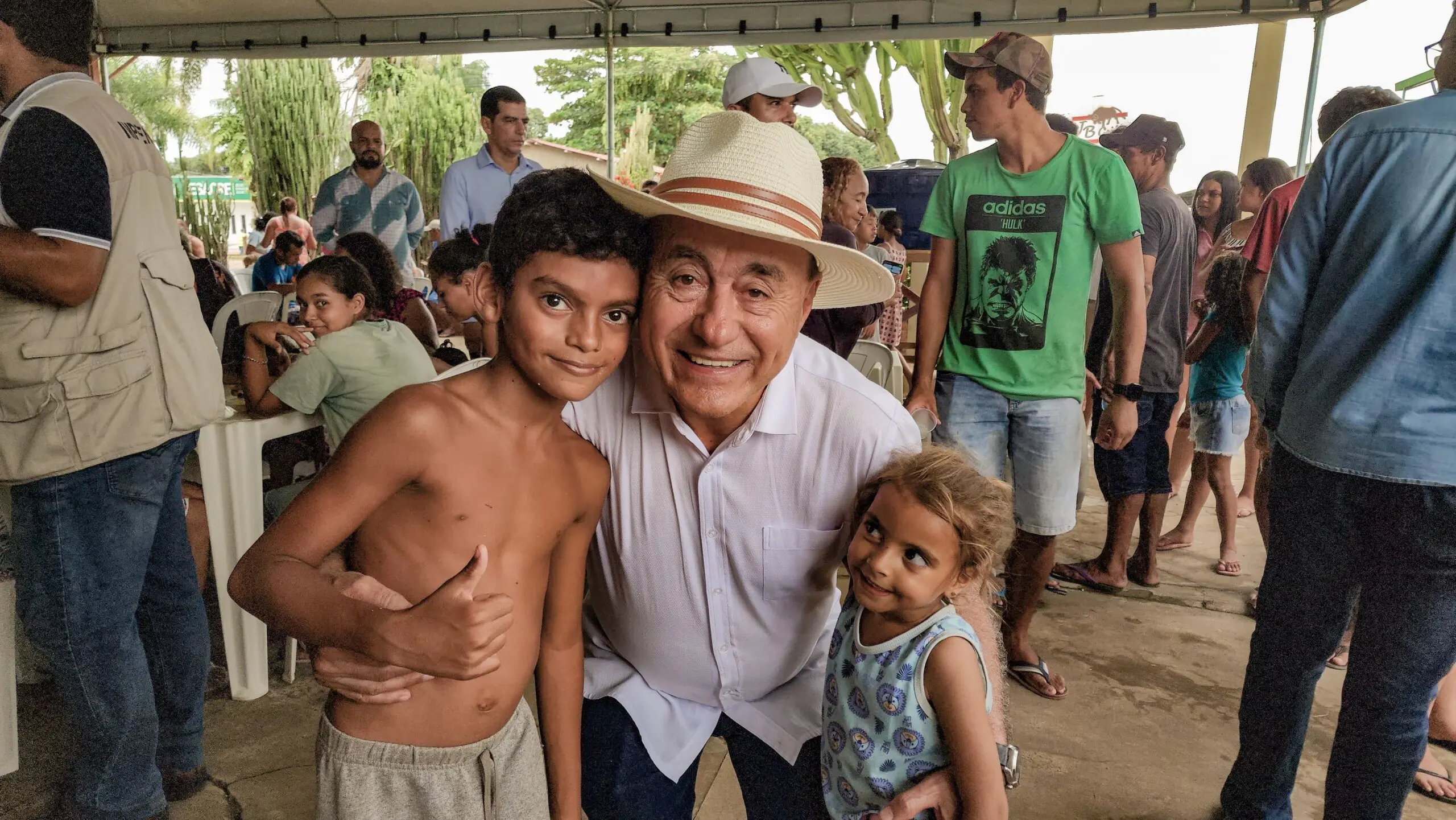 “Estamos 100% empenhados em diminuir o sofrimento das pessoas”, diz Bocalom ao visitar abrigos