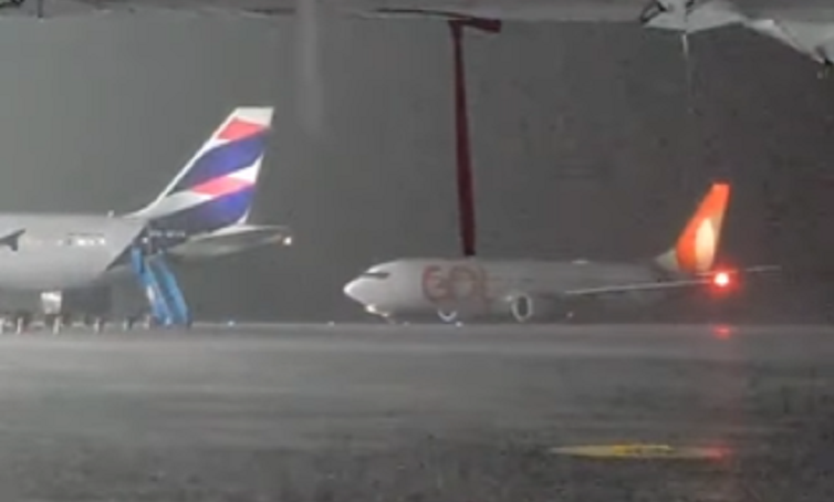 Mau tempo impede pouso de aviões da Latam e da Gol no Aeroporto Internacional de Rio Branco