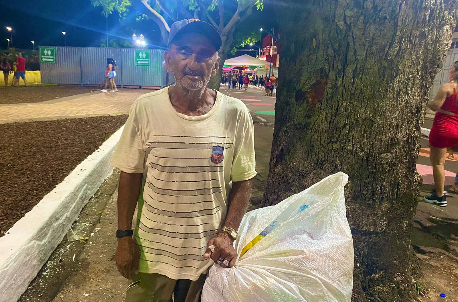 Catador comemora volta do Carnaval na Gameleira: “Não tinha como ir na Arena”