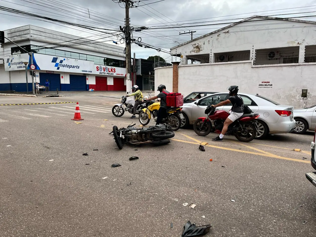 Vídeo: câmera registra colisão entre motos que deixou um morto e outro ferido em Rio Branco