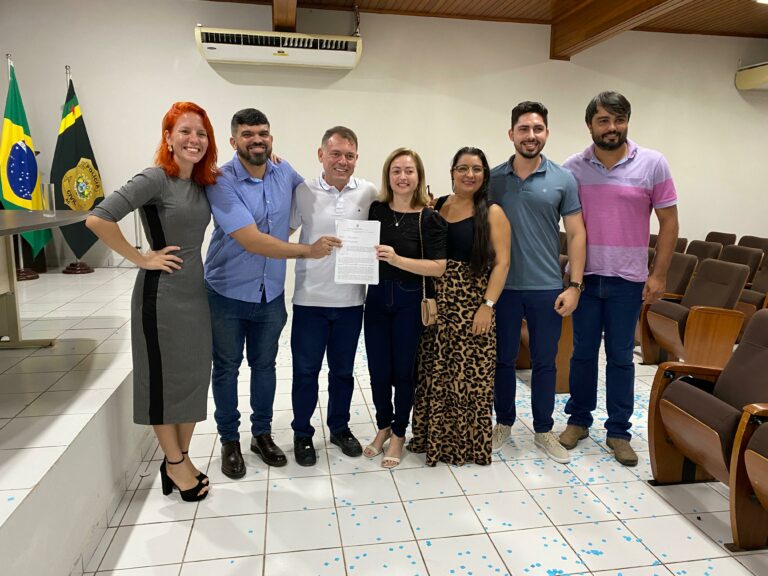 Governo assina prorrogação de concurso da Polícia Civil; cadastro de reserva comemora