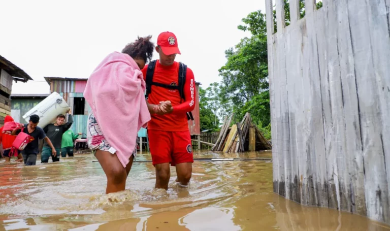 Mais de 3 mil pessoas já estão desabrigadas em seis cidades atingidas pelas enchentes no Acre