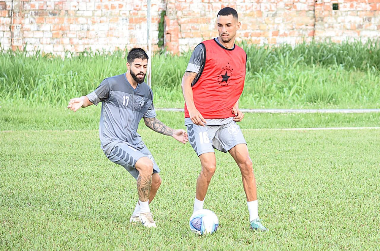 Vaguinho Santos, do Rio Branco, espera pelas recuperações de Alê e Dodô