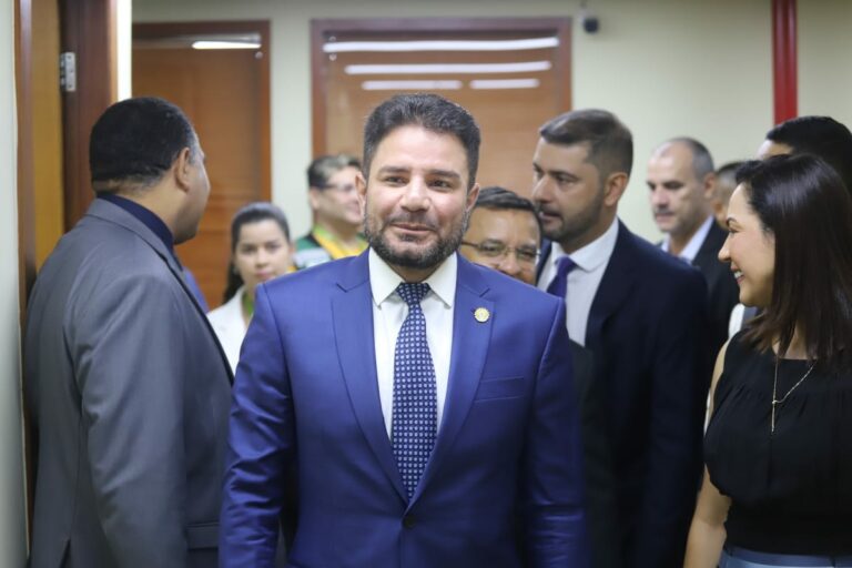 Gladson acredita que disputa por Mesa Diretora da Aleac será acirrada, mas com final feliz — para quem?