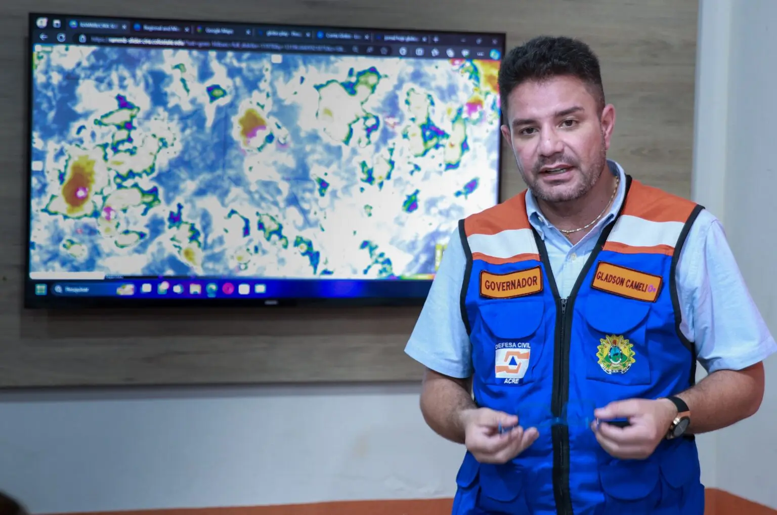 EXCLUSIVO: Gladson pretende criar auxílio emergencial para vítimas das enchentes no Acre