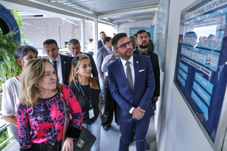 Gladson conhece projeto de ressocialização com taxa de 99% positiva em Minas Gerais